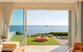 Henley Beachfront Luxury Home With Private Pool, Spa And Sauna!