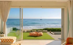 Henley Beachfront Luxury Home With Private Pool, Spa And Sauna!